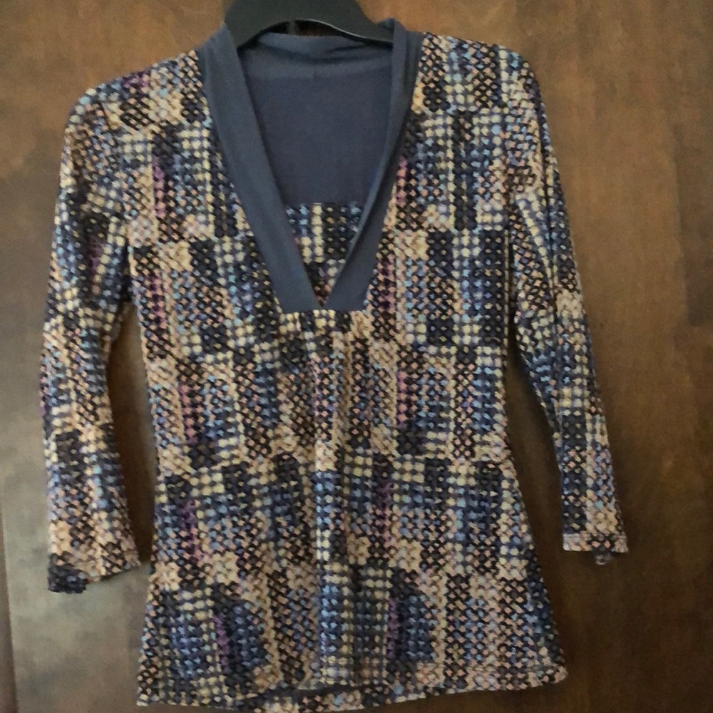 Multicolor Patterned V-Neck Top